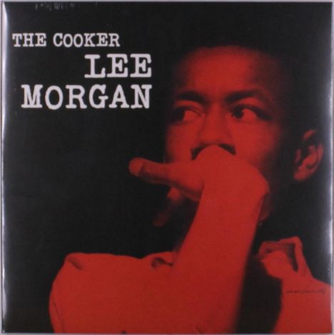 "The Cooker Lee Morgan" in weißen Buchstaben, rote Tönung eines nachdenklichen Gesichts, Hand am Kinn.