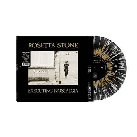 "Rosetta Stone, Executing Nostalgia" steht auf einem Plattencover. Das Bild zeigt eine Person in einer urbanen Umgebung.