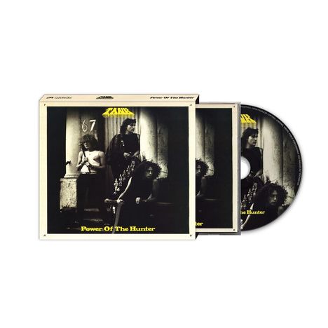 "Power Of The Hunter". Cover zeigt Menschen vor einer Tür, darunter liegt eine CD. Schwarzer Hintergrund.