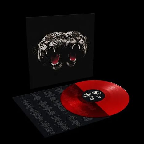 Texte in weiß auf schwarzem Hintergrund. Rotes Vinyl mit zwei brüllenden Tigerköpfen auf dem Cover.
