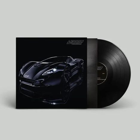 "VROOM VROOM" in stilisierter Schrift. Ein elegantes, schwarzes Auto auf einem Schallplattencover.