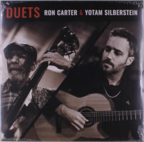 "DUETS RON CARTER & YOTAM SILBERSTEIN"; Zwei Musiker, einer mit Kontrabass, der andere mit Gitarre. Sepia-Ton.