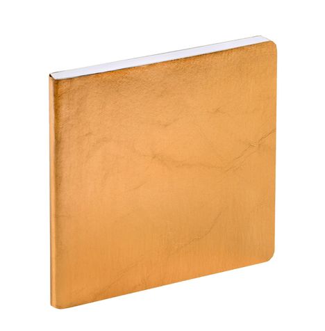 Ein Notizbuch mit glänzendem, goldenen Einband und abgerundeten Ecken, ohne sichtbare Texte.