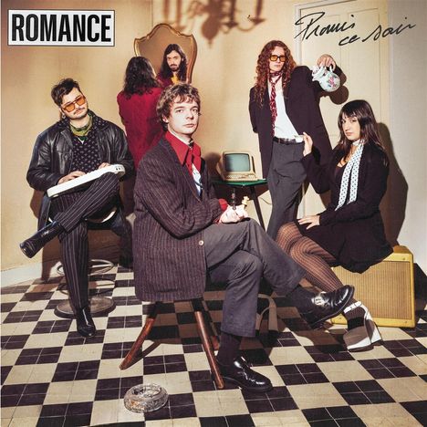 Texte: "ROMANCE", "premier ce soir". Szene: Fünf Menschen in Retro-Kleidung in einem stilisierten Raum.