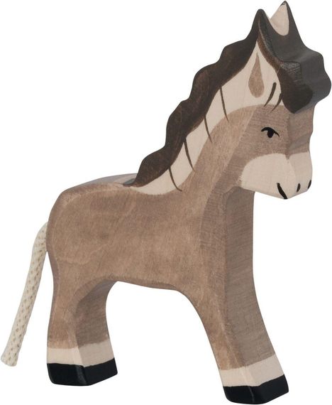 Ein hölzerner Esel mit braunen und beigen Farbtönen, schwarzer Mähne und gesticktem Schweif.