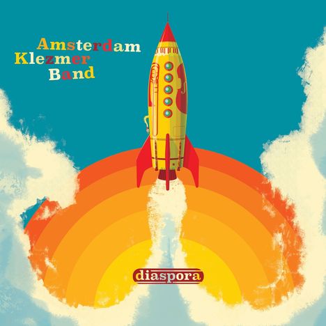 Text: "Amsterdam Klezmer Band" und "diaspora". Illustration einer Rakete vor buntem Hintergrund.