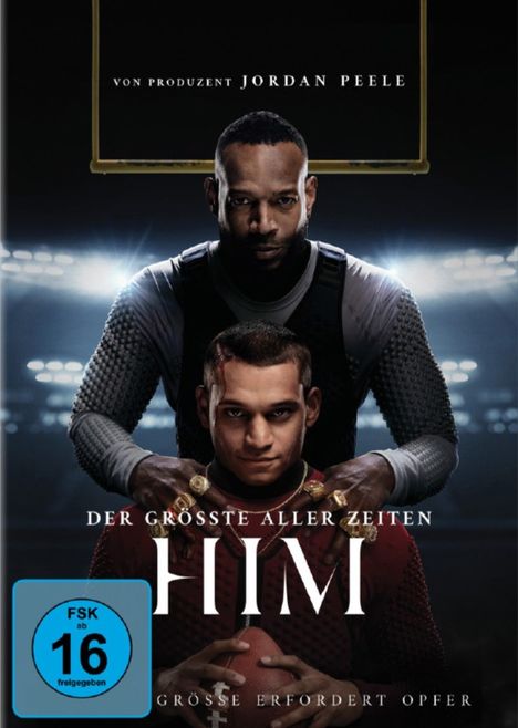 Von Produzent Jordan Peele. "Der Größte aller Zeiten". Großes erfordert Opfer. Zwei Männer mit Football in einem Stadion.