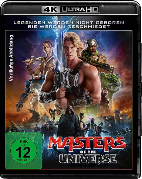 „Legenden werden nicht geboren, sie werden geschmiedet.“ Menschen und Kreaturen in actionreicher Pose, Titel: „Masters of the Universe“.