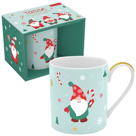"Tasse" steht in roter Schrift. Ein kleiner Gnom mit Zipfelmütze, umgeben von Schneeflocken und Zuckerstangen.