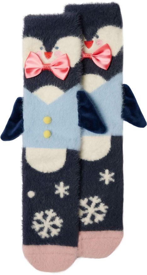 Illustration von Pinguin-Socken mit roten Schleifen, blauen Westen und weißen Schneeflocken auf dunklem Hintergrund.