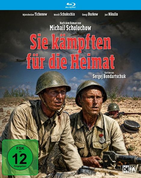 Text: "Sie kämpften für die Heimat". Zwei Soldaten in Uniformen mit Helmen in einer Kriegslandschaft. FSK 12-Symbol.
