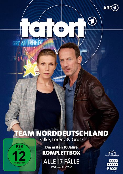 „Team Norddeutschland“ und „alle 17 Fälle“. Zwei ernste Personen in Freizeitkleidung, blaue Hintergrundgrafik.