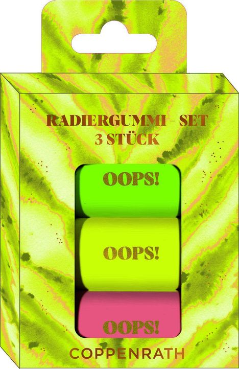 Radiergummi-Set, 3 Stück. "OOPS!" auf jedem Radiergummi. Verpackung grün und gelb marmoriert. Marke: Coppenrath.