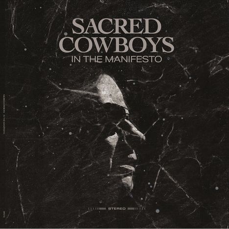 "SACRED COWBOYS IN THE MANIFESTO" steht in großen Buchstaben über einer dunklen, mysteriösen Illustrationsfläche.