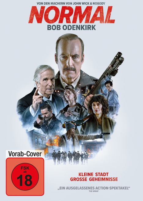 „NORMAL“, „BOB ODENKIRK“, „KLEINE STADT, GROSSE GEHEIMNISSE“. Hauptfigur mit Waffe, umgeben von weiteren Charakteren.