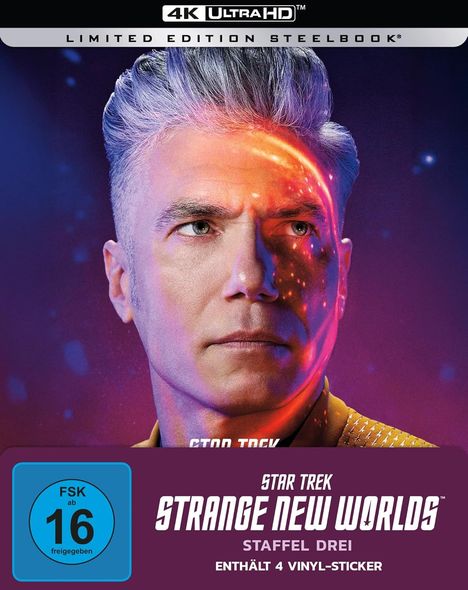 "4K ULTRA HD LIMITED EDITION STEELBOOK®", "FSK ab 16 freigegeben", "STAR TREK STRANGE NEW WORLDS STAFFEL DREI". Ein Mann mit grauem Haar.