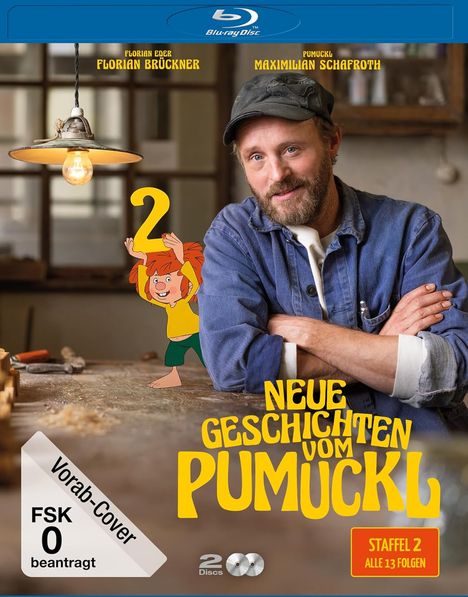 „Neue Geschichten vom Pumuckl“ steht in gelber Schrift. Ein Mann lehnt an einem Tisch, daneben Pumuckl mit der Zahl 2.