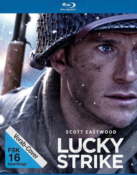 "Scott Eastwood", "One Man's Fight to Survive", "Lucky Strike", "Inspired by True Events", "Only in Theaters June 26".<br>
Halbes Gesicht eines Soldaten in Uniform und Helm, Schneefall.