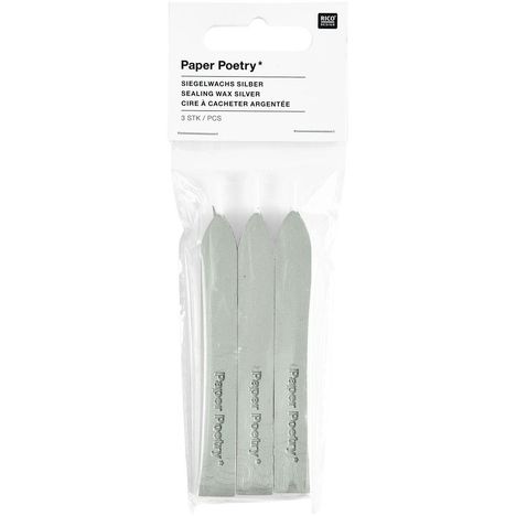 "Paper Poetry" und "Siegelwachs Silber". Drei silberne Wachsstangen in durchsichtiger Verpackung.
