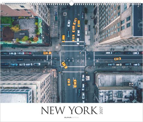 „NEW YORK 2027“ steht unten. Eine Luftaufnahme zeigt eine belebte Straßenkreuzung mit gelben Taxis.