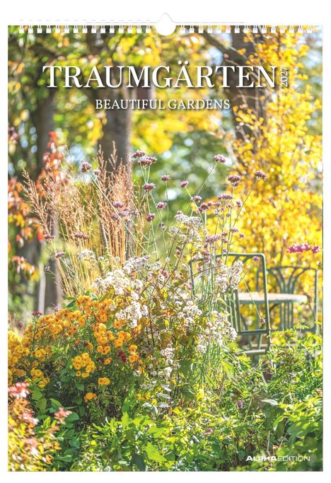 TRAUMGÄRTEN 2024, BEAUTIFUL GARDENS. Ein bunter Garten mit vielen Blumen und einer grünen Bank im Hintergrund.