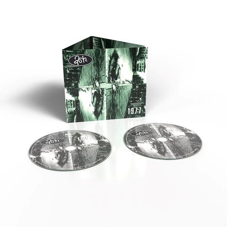 "Doppel-CD mit Hülle, darauf 'Ash' und '1977'. Schwarz-weißes, spiegelverkehrtes Stadtmotiv."