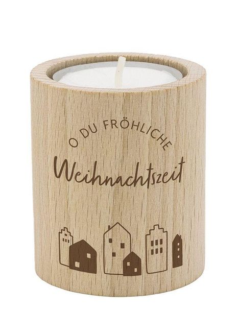 Text: "O DU FRÖHLICHE Weihnachtszeit". Holzkerzenhalter mit Häuser-Silhouetten am unteren Rand.