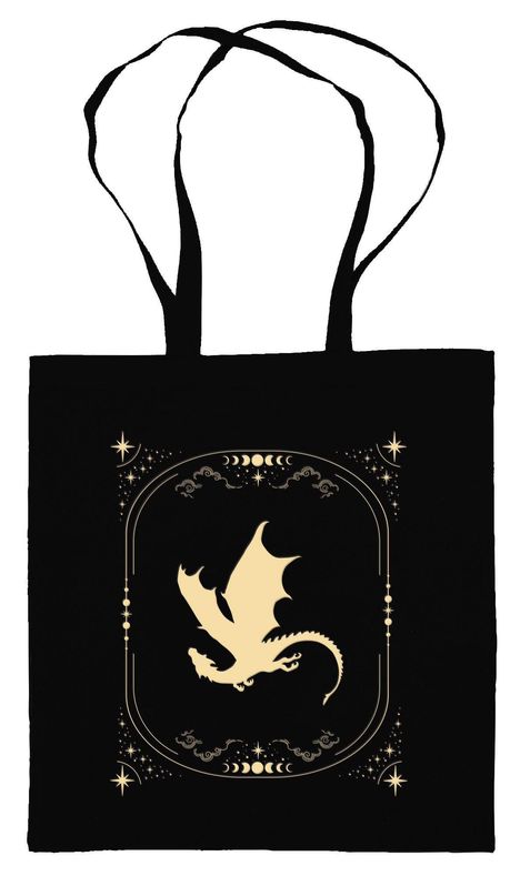 Stilisiertes Drachenmotiv auf schwarzem Hintergrund, umrahmt von Mondphasen und dekorativen Elementen auf Stofftasche.