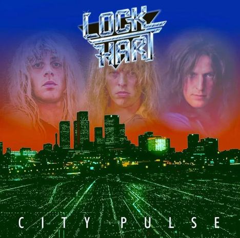 Text oben: "LOCK HART". Text unten: "CITY PULSE". Drei männliche Gesichter über einer beleuchteten Stadtsilhouette.