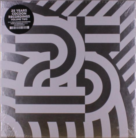 "25 Years Cocoon Recordings Volume Two" auf schwarzem Kreis. Schwarz-weißes geometrisches Muster.