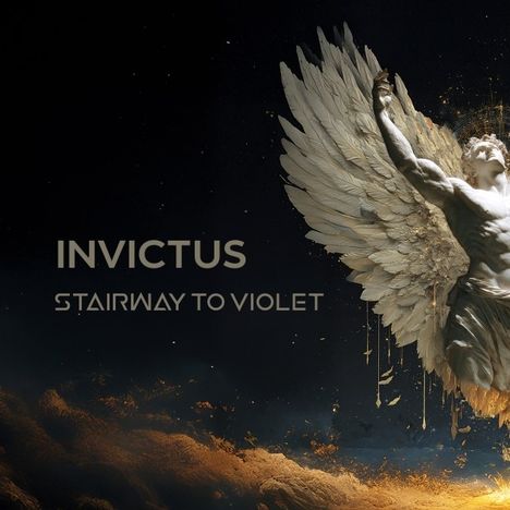 Text "INVICTUS" und "STAIRWAY TO VIOLET". Abbildung eines Engels mit weit ausgestreckten Flügeln in dunkler Atmosphäre.