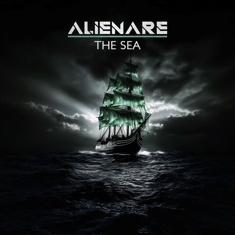 "ALIENARE THE SEA". Ein Segelschiff mit grünen Segeln auf stürmischer See, dramatisch beleuchtet.