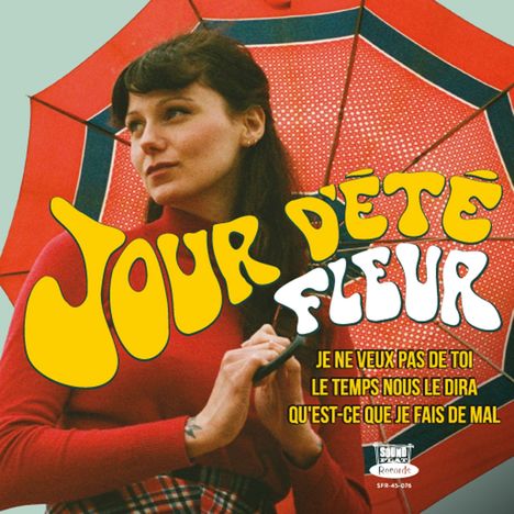 "Jour d'été" und "Fleur" in gelber und weißer Schrift. Frau im roten Pullover mit Regenschirm. Vintage-Stil.