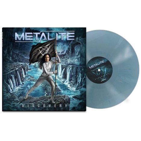 "METALITE" und "DISCOVERY" sind prominent. Eine Figur in Sci-Fi-Outfit hält eine Flagge vor einer futuristischen Landschaft.