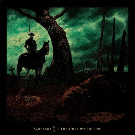 "Saracator: The Ones We Follow." Silhouette eines Reiters unter einem Baum vor stürmischem Himmel, düstere Stimmung.