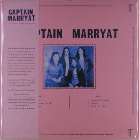 „Captain Marryat“ steht oben in großen Buchstaben. Es zeigt ein Schwarz-Weiß-Foto von vier Personen.