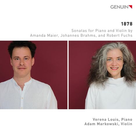 1878: Sonaten für Klavier und Violine von Maier, Brahms, Fuchs. Links Mann, rechts Frau, beide in Weiß, roter Hintergrund.
