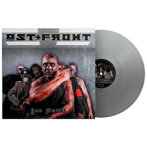"Ost+Front" und "Que Maria" sind auf dem Albumcover. Eine Gruppe von Menschen ist blutig und unheimlich dargestellt.