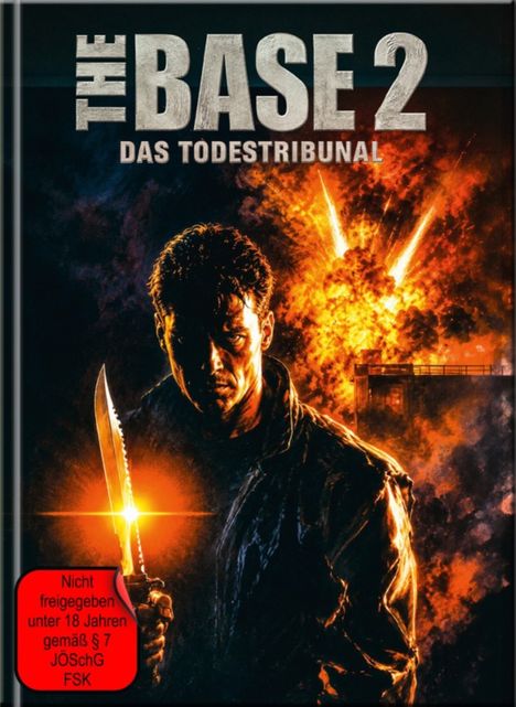 "The Base 2: Das Todestribunal" oben, Warnhinweis unten. Eine Figur mit Messer vor einer großen Explosion.