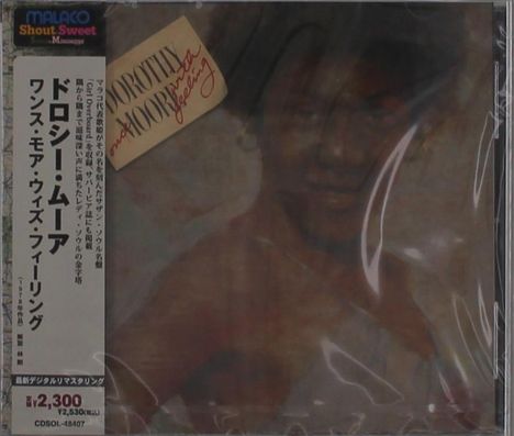 "Malaco Shout Sweet Soul" oben links, darunter japanischer Text, rechts kleines Schild "Dorothy Moore" und unscharfes Porträt.