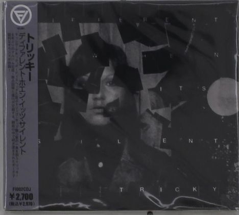 Text: "Different When It's Silent", "Tricky", japanische Schriftzeichen. 
Ein schwarz-weißes Portrait, fragmentiert und verfremdet.