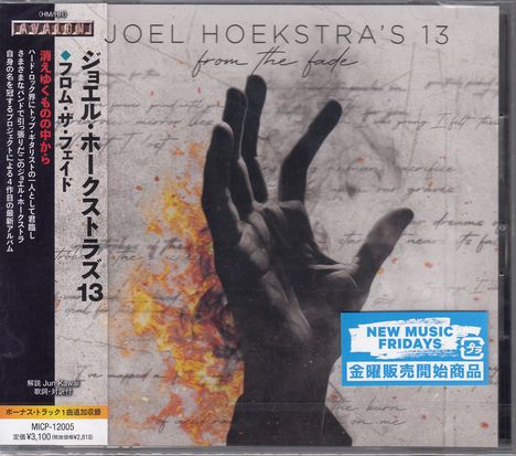 "Joel Hoekstra's 13 - From the Fade". Japanischer Text links. Hand vor Flammen. "NEW MUSIC FRIDAYS"-Aufkleber unten rechts.