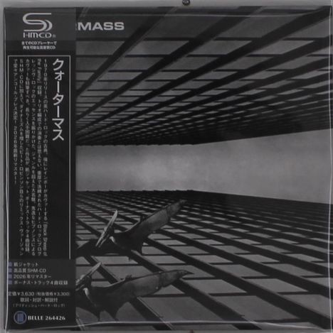 Japanischer Text links, oben "QUATERMASS", stilisiertes S-HMCD-Logo, Flugzeug in geometrischem Schwarz-Weiß-Muster.