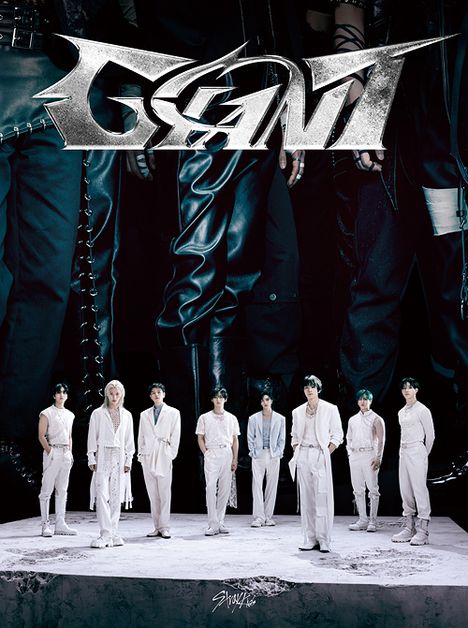 Stray Kids: Giant (Type-B)[ltd.], 1 CD, 1 Buch und 1 Zeitschrift