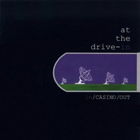 Text: "at the drive-in", "in/CASINO/OUT". Darstellung mehrerer Radioteleskope auf lila Hintergrund mit grünem Boden.