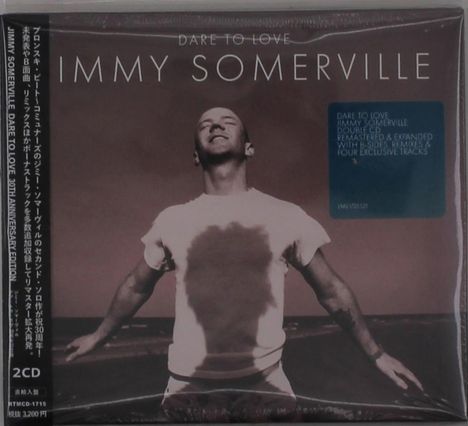 Text: "DARE TO LOVE" und "JIMMY SOMERVILLE”. Ein Mann in einem T-Shirt steht mit ausgebreiteten Armen und lächelt.