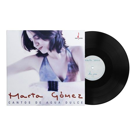 „Marta Gómez, Cantos de Agua Dulce“ – Albumcover mit Frau, die nach unten blickt. Links ist ein Plattenaufdruck.