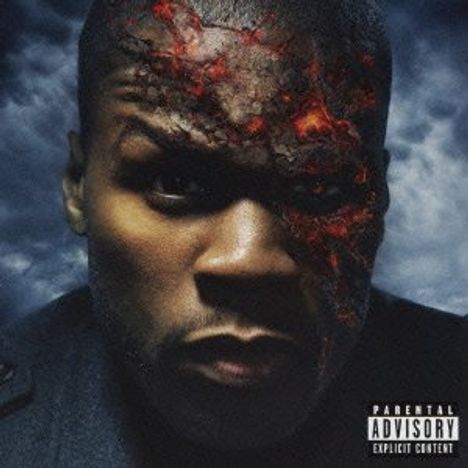 Der Text "Parental Advisory Explicit Content" ist unten rechts. Oberkörper eines Mannes mit verbranntem Gesicht vor bewölktem Himmel.
