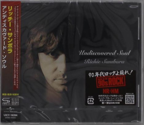 "Undiscovered Soul, Richie Sambora." Rötlicher Streifen links mit japanischem Text. Schwarz-weiße Porträtaufnahme eines Mannes.