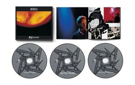 "RELOAD" oben auf Cover, drei CDs mit ähnlichem Design, Bild von Musiker, dichter Textabschnitt, rotes Foto.